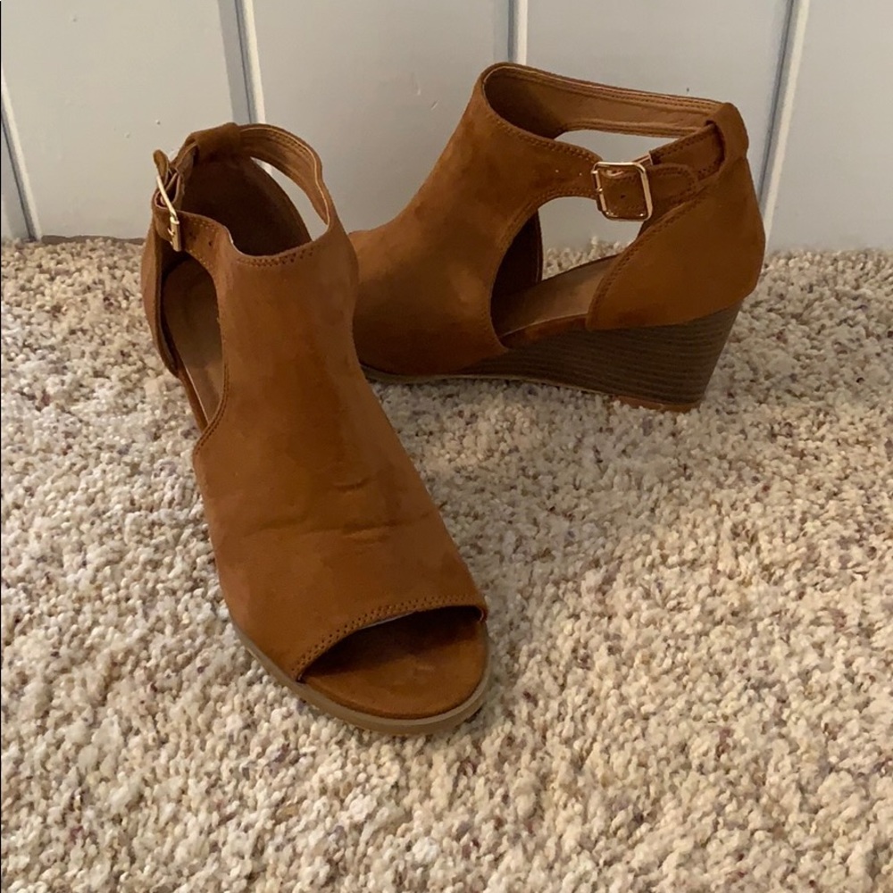 Wedge sandals